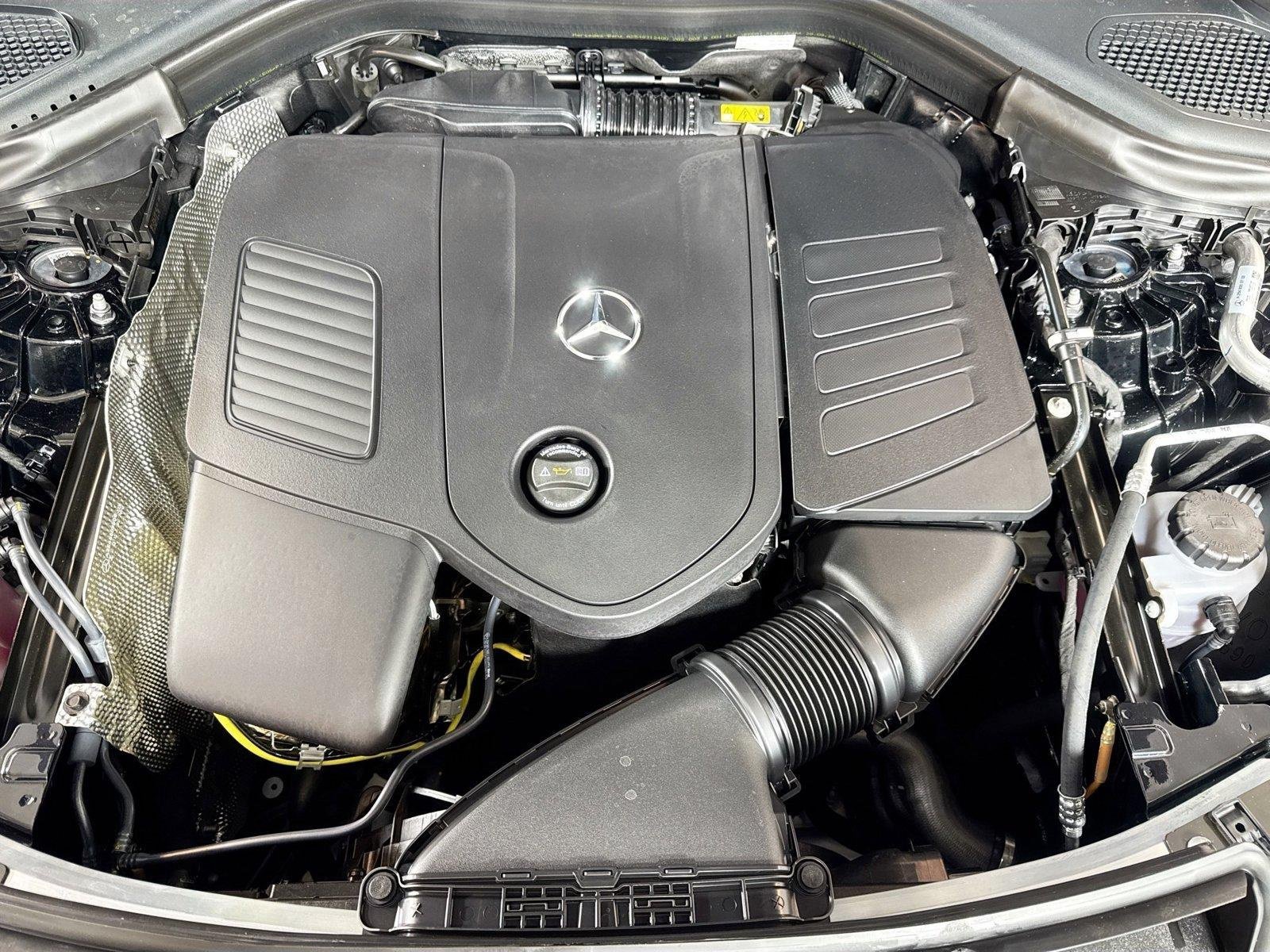 New 2026 Black Mercedes-Benz GLC 300 image 28