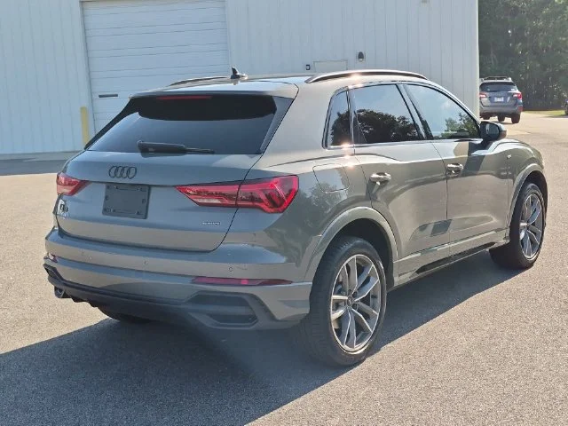 Used 2025  Audi Premium image 3