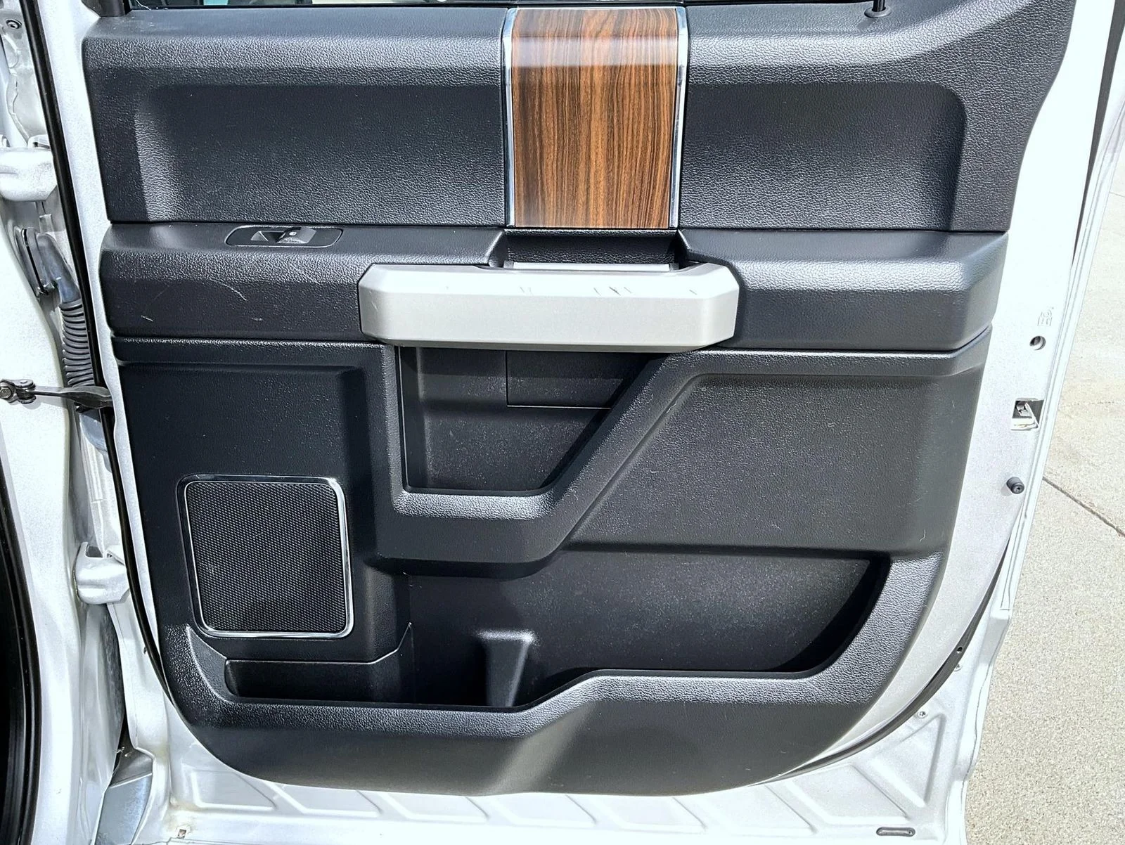 Used 2017 Silver Ford Lariat image 18