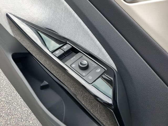 Certified Used 2025 White Volkswagen Pro image 30