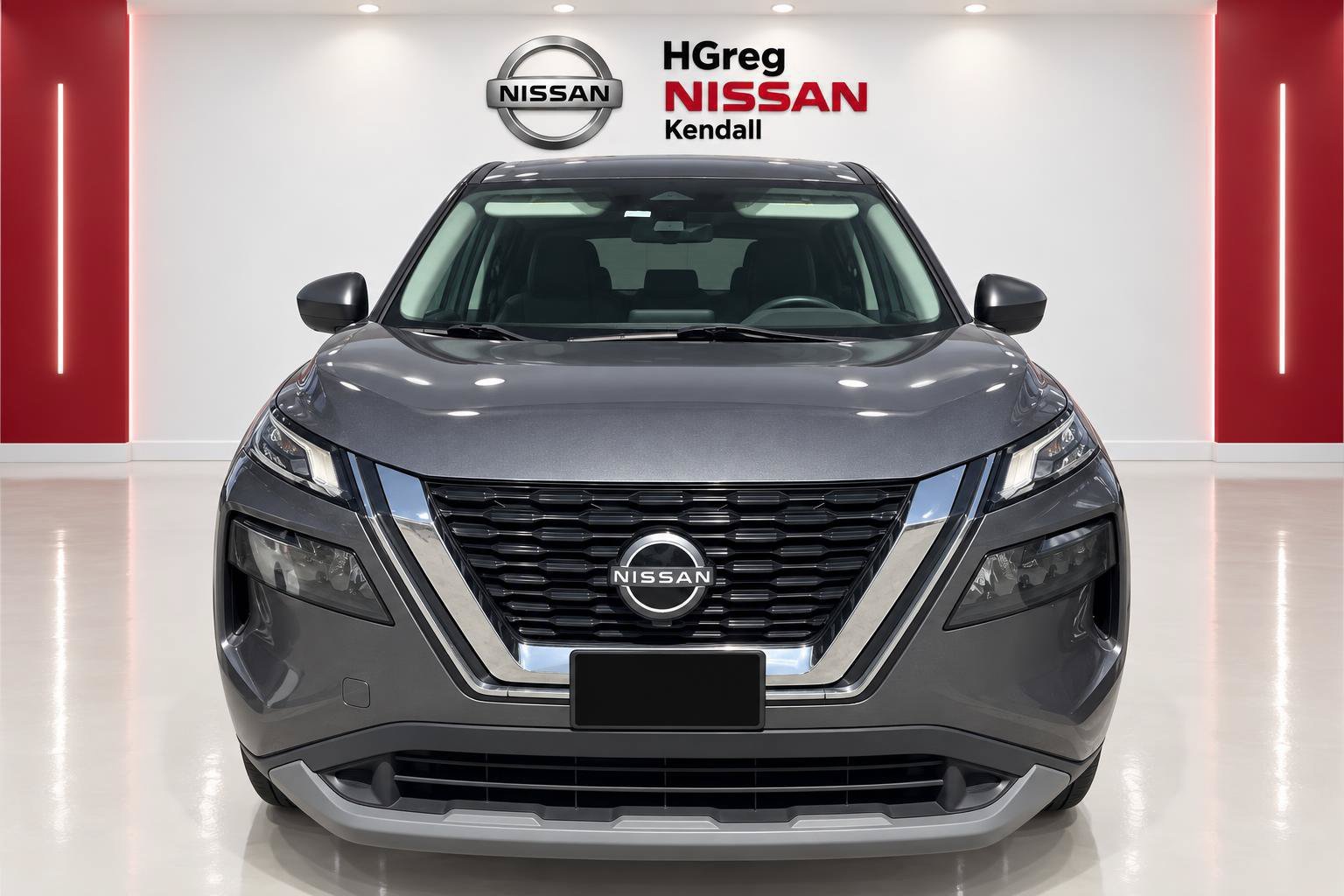 Used 2023 Gray Nissan S image 4