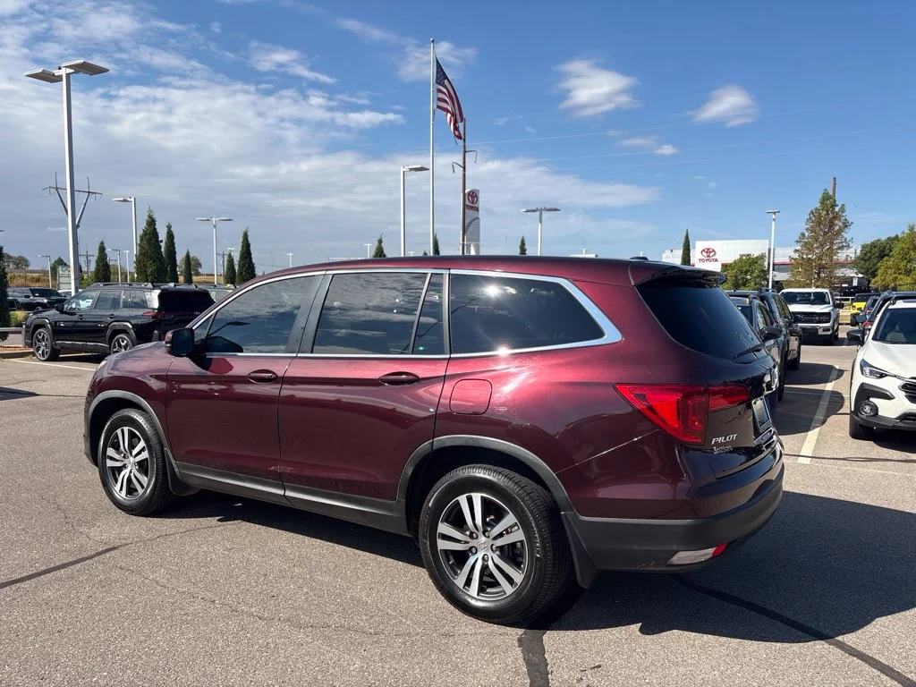 Used 2016 Red Honda EX image 6