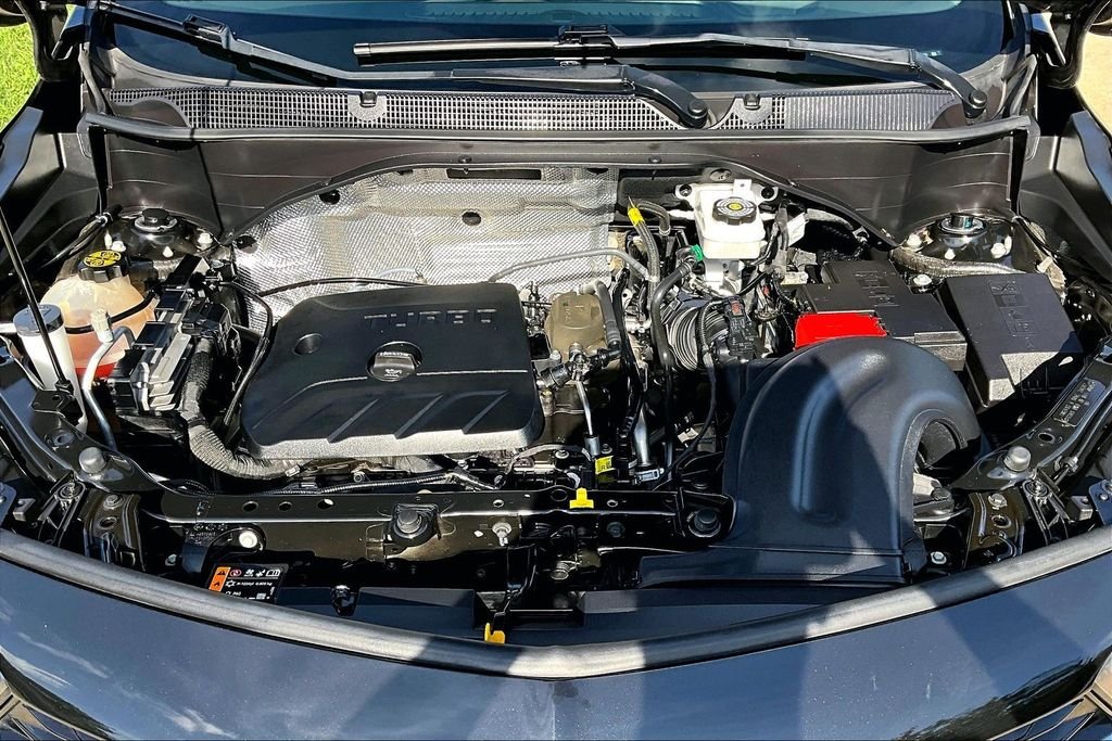 Used 2020 Black Buick Select image 11