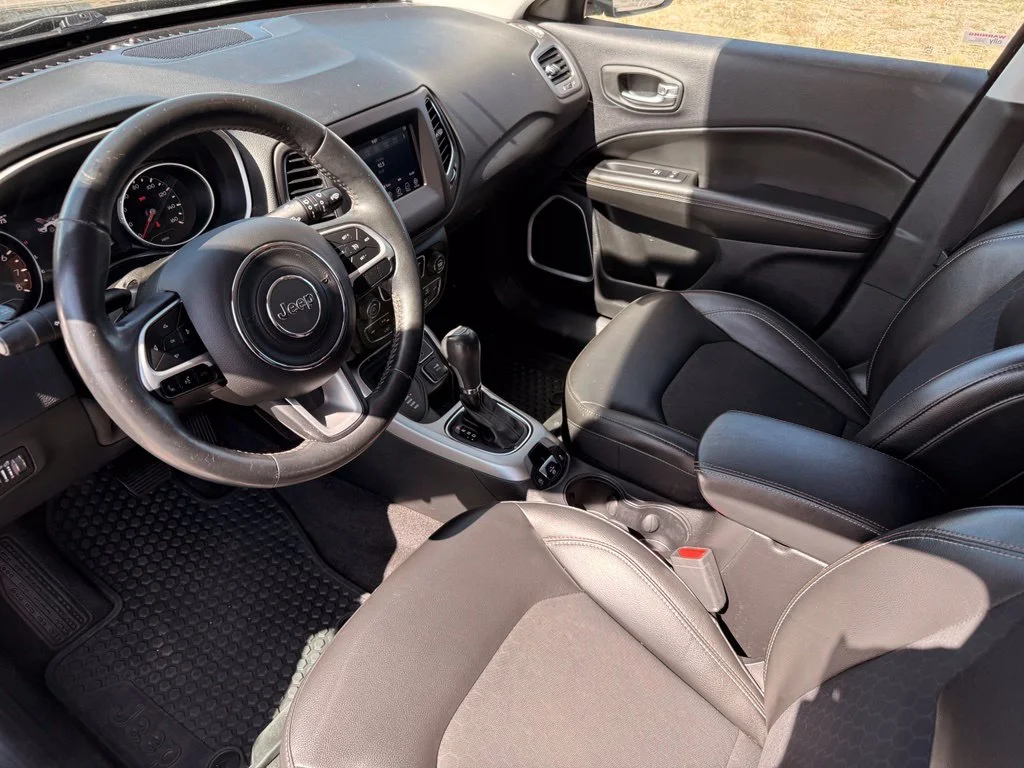 Used 2018 Diamond Black Jeep Latitude image 2