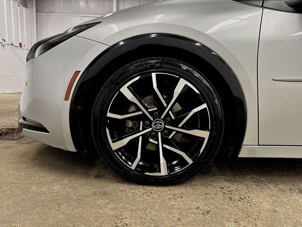 Used 2023  Toyota XSE image 17