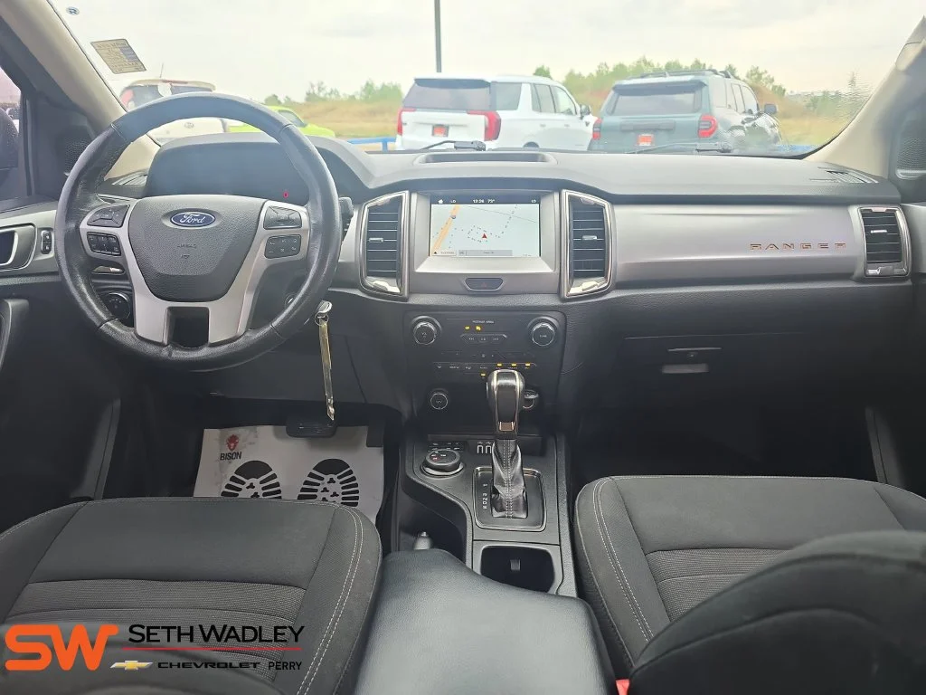 Used 2019 Orange Ford XLT image 9