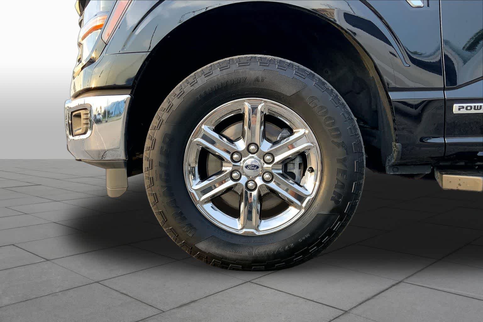 Used 2024 Agate Black Metallic Ford XLT image 11
