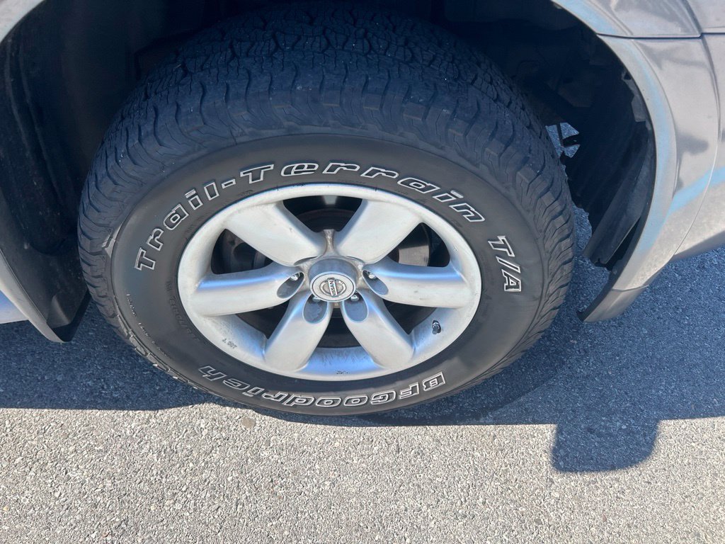 Used 2014 Gray Nissan SV image 10