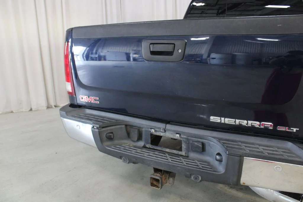 Used 2009 Blue GMC SLT image 29
