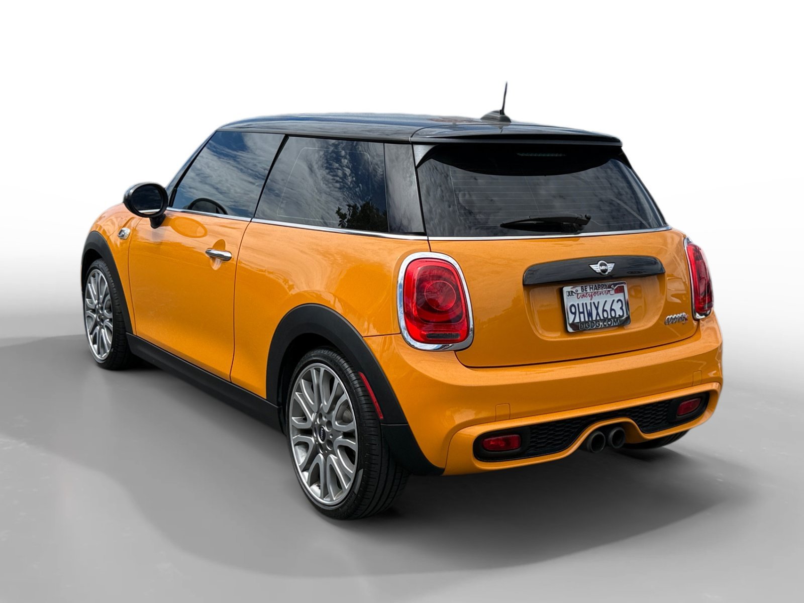 Used 2015 Volcanic Orange MINI Base image 3