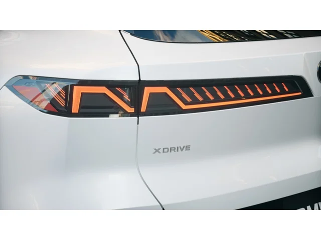 New 2027 Mineral White Metallic BMW  image 8