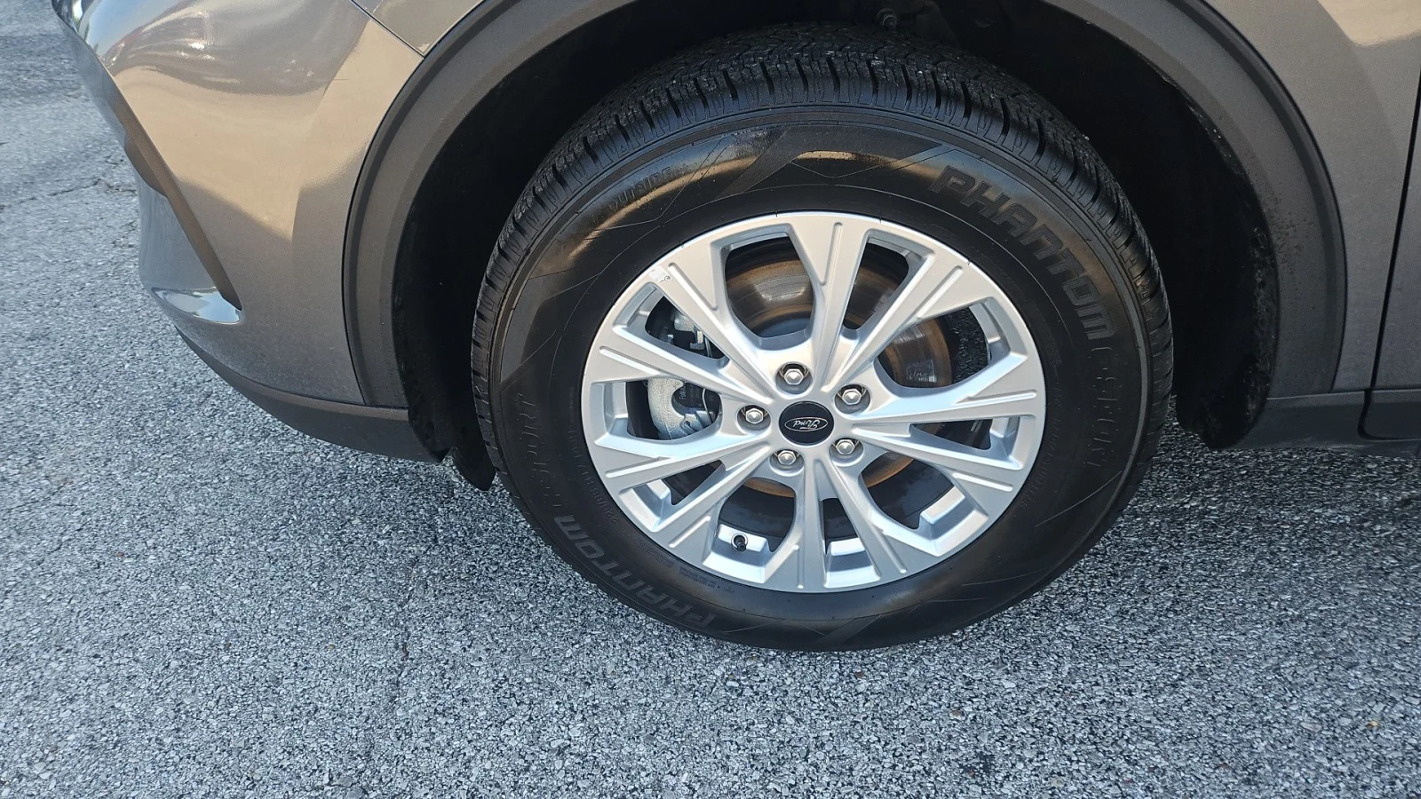 Used 2024 Gray Ford 2024 FORD ESCAPE ACTIVE 4DR SUV 106.7 WB AWD image 9