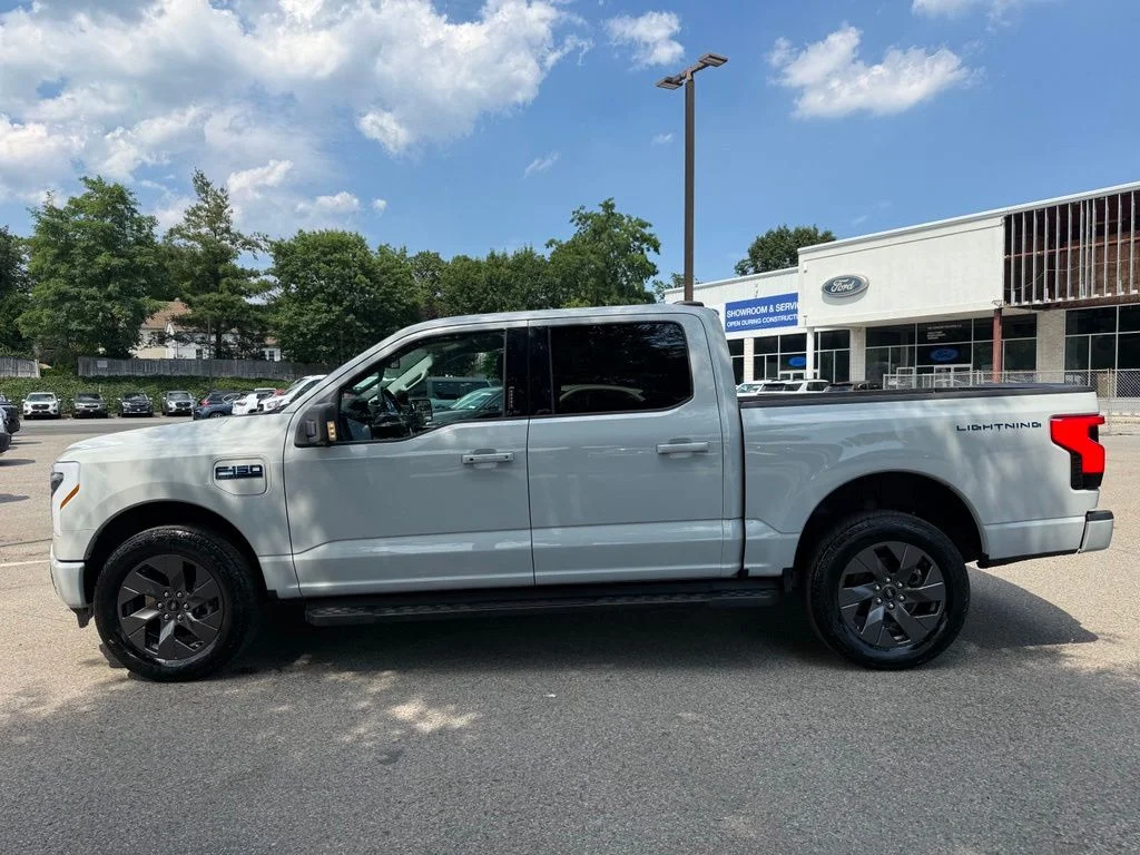 Used 2024 White Ford Flash image 5