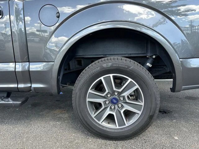Used 2016 Gray Ford XLT image 10