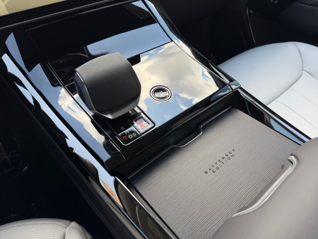 New 2027 Santorini Black Land Rover BATTERSEA image 24