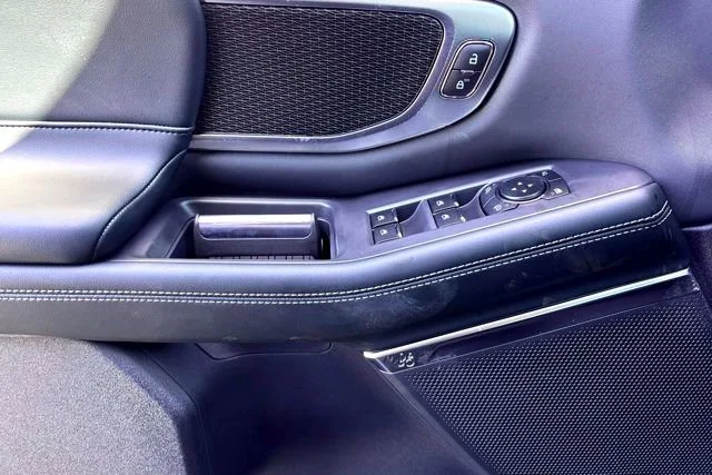 New 2025 Space Silver Metallic Ford Platinum image 14
