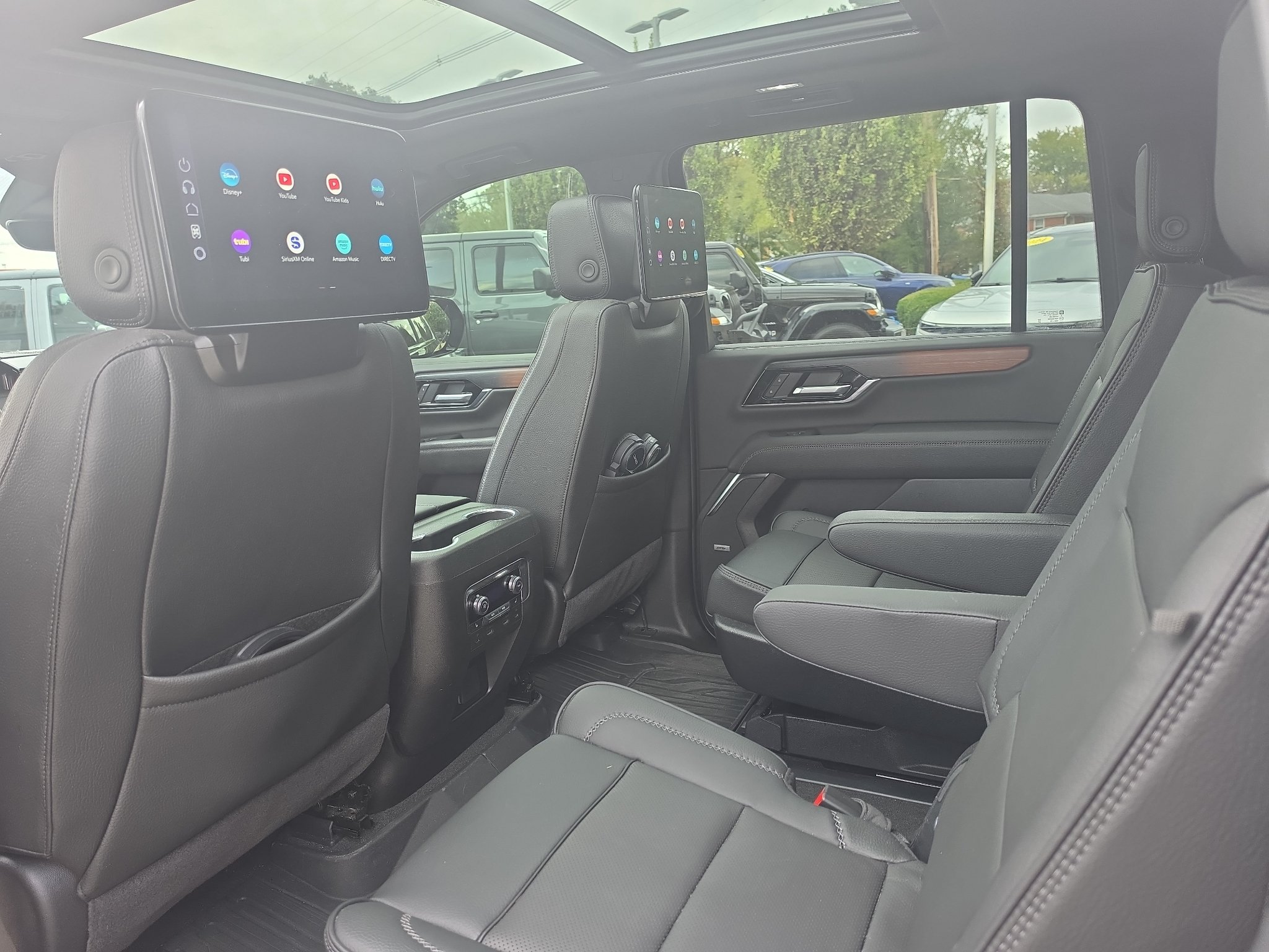 Used 2026 Onyx Black GMC Denali image 9