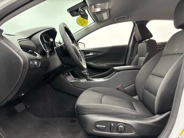 Used 2024 Summit White Chevrolet LT image 16