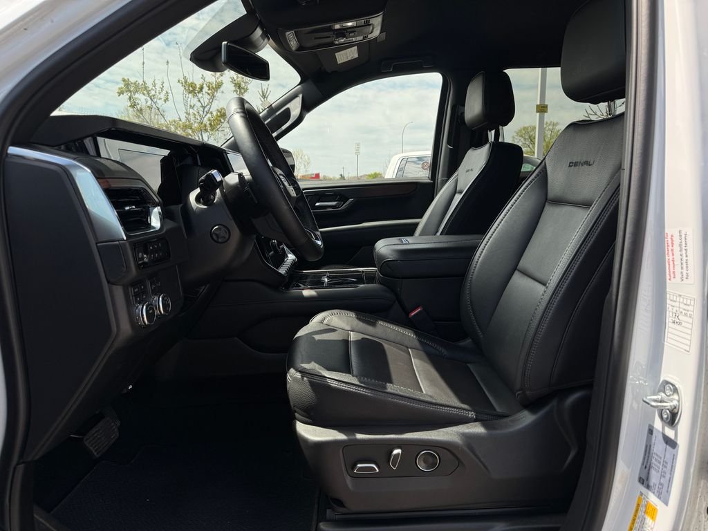 2025 GMC Yukon XL Denali - Photo 22