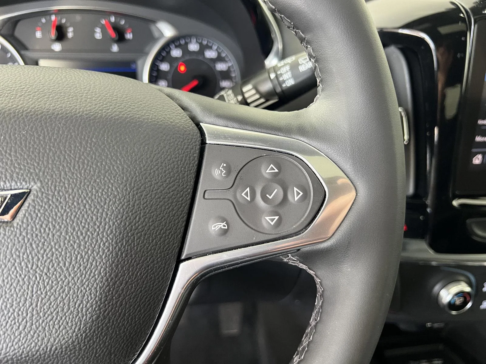 Used 2023 Summit White Chevrolet RS image 10