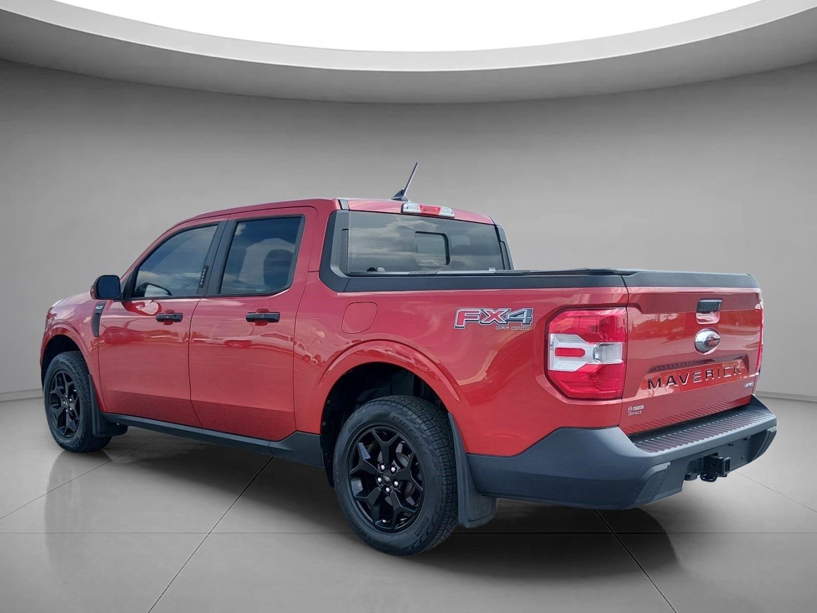 Used 2022 Hot Pepper Red Metallic Tinted Clearcoat Ford XLT image 3