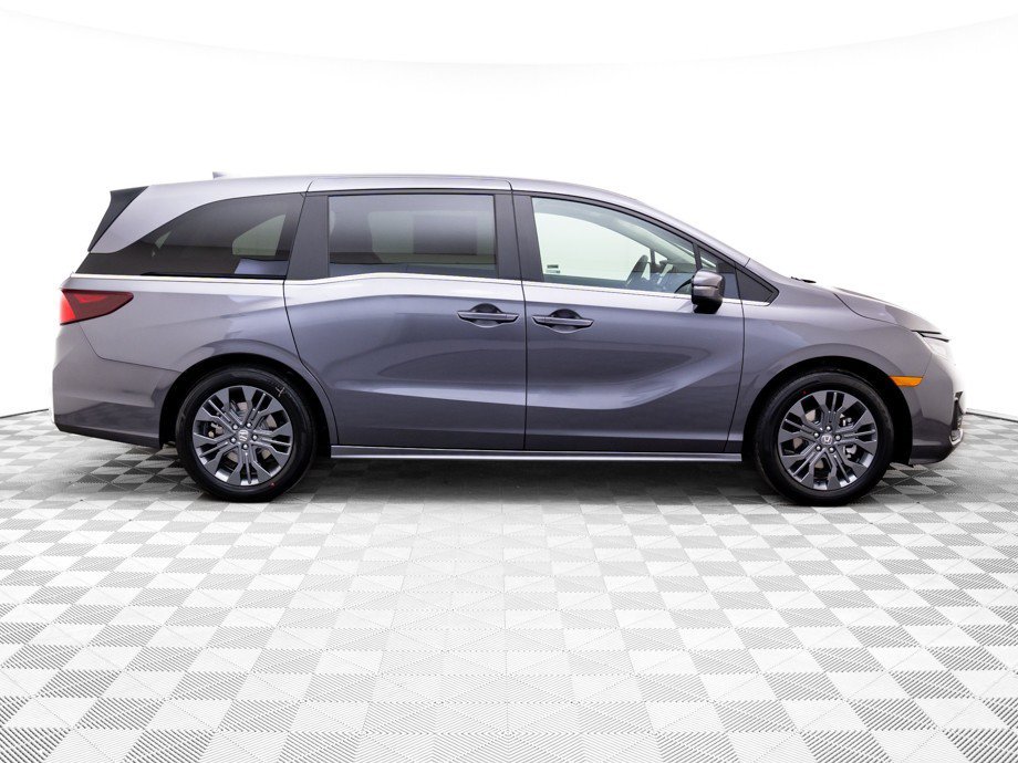 New 2026 Modern Steel Metallic Honda Touring image 7