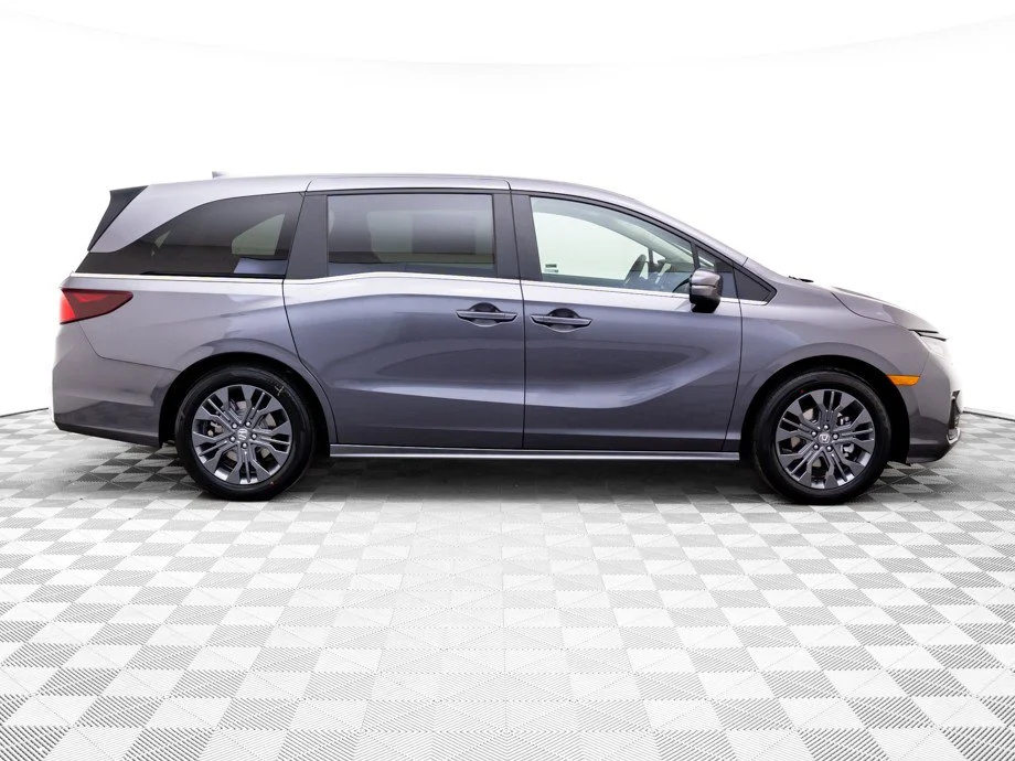 New 2026 Gray Honda Touring image 7