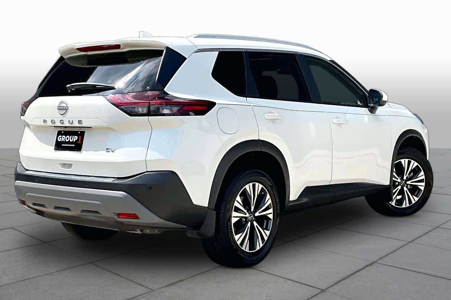 Used 2023 Pearl White Tricoat Nissan SV image 13