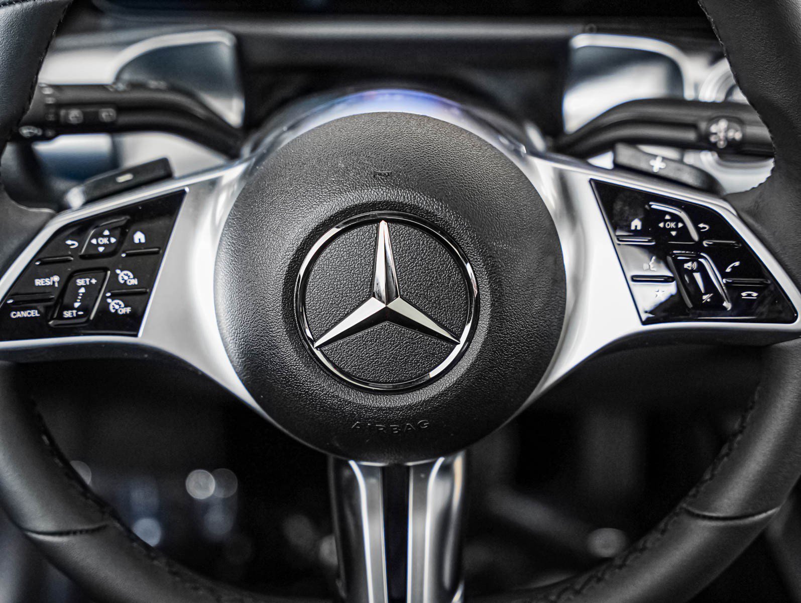 New 2026 Polar White Mercedes-Benz GLB 250 image 15
