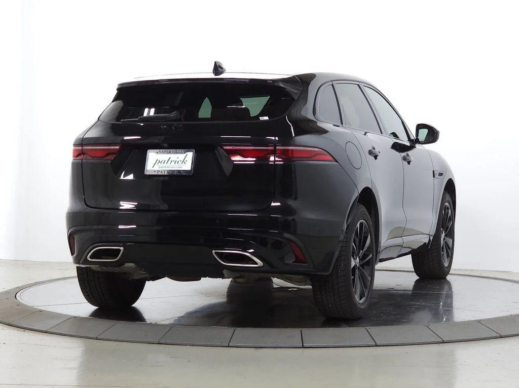 Used 2025 Black Jaguar P400 R-Dynamic S image 9