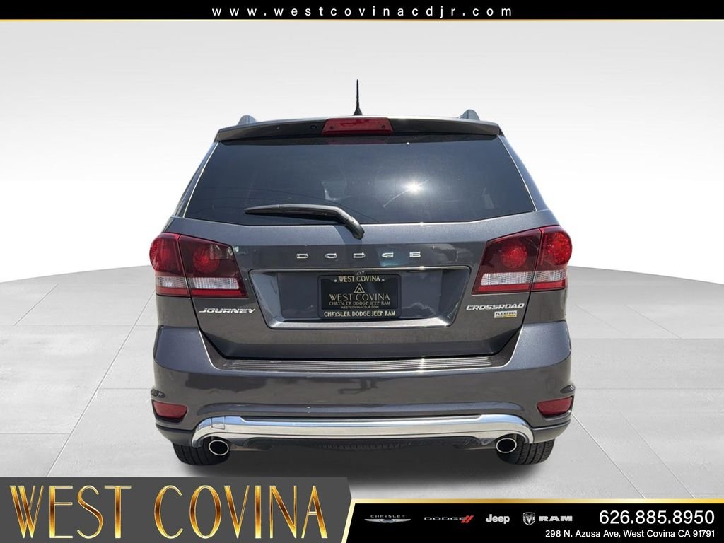 Used 2019 Gray Dodge Crossroad image 9