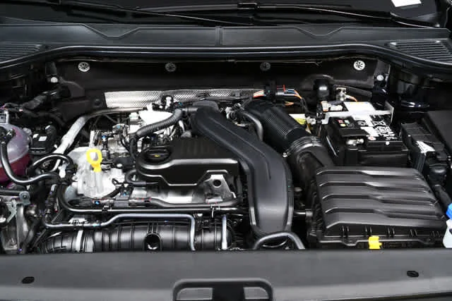 New 2026 Deep Black Pearl Volkswagen SE image 32
