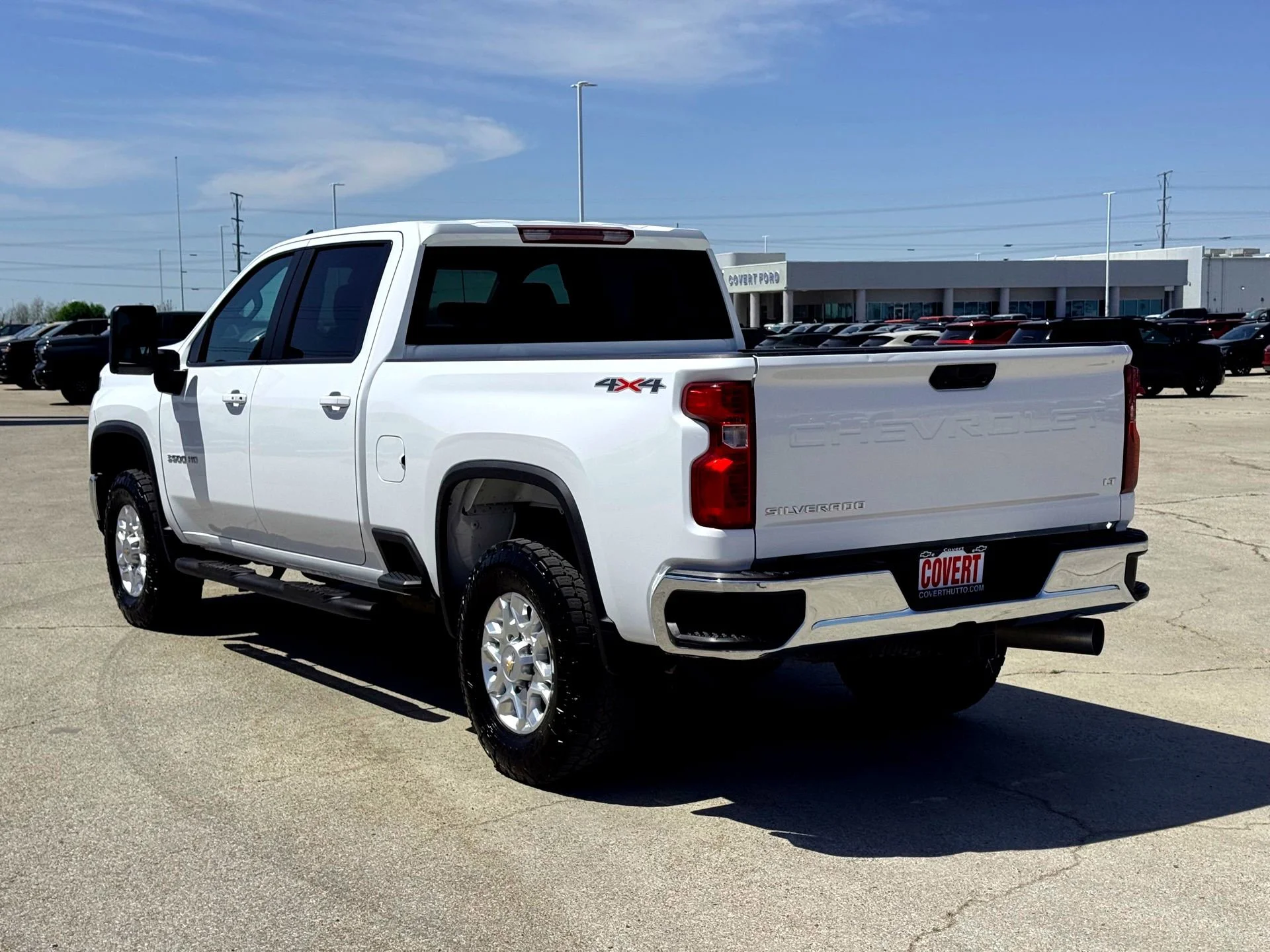 Used 2024 Summit White Chevrolet LT image 9