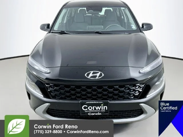 Used 2022 Ultra Black Hyundai SE image 2