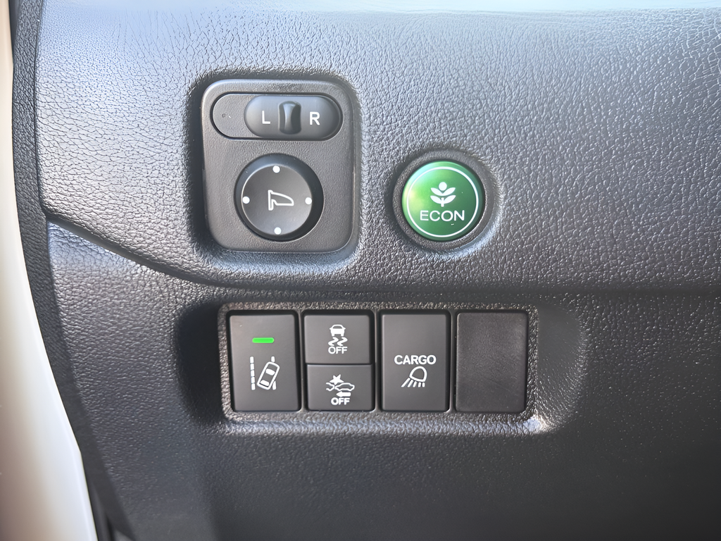 Used 2021  Honda Sport image 25