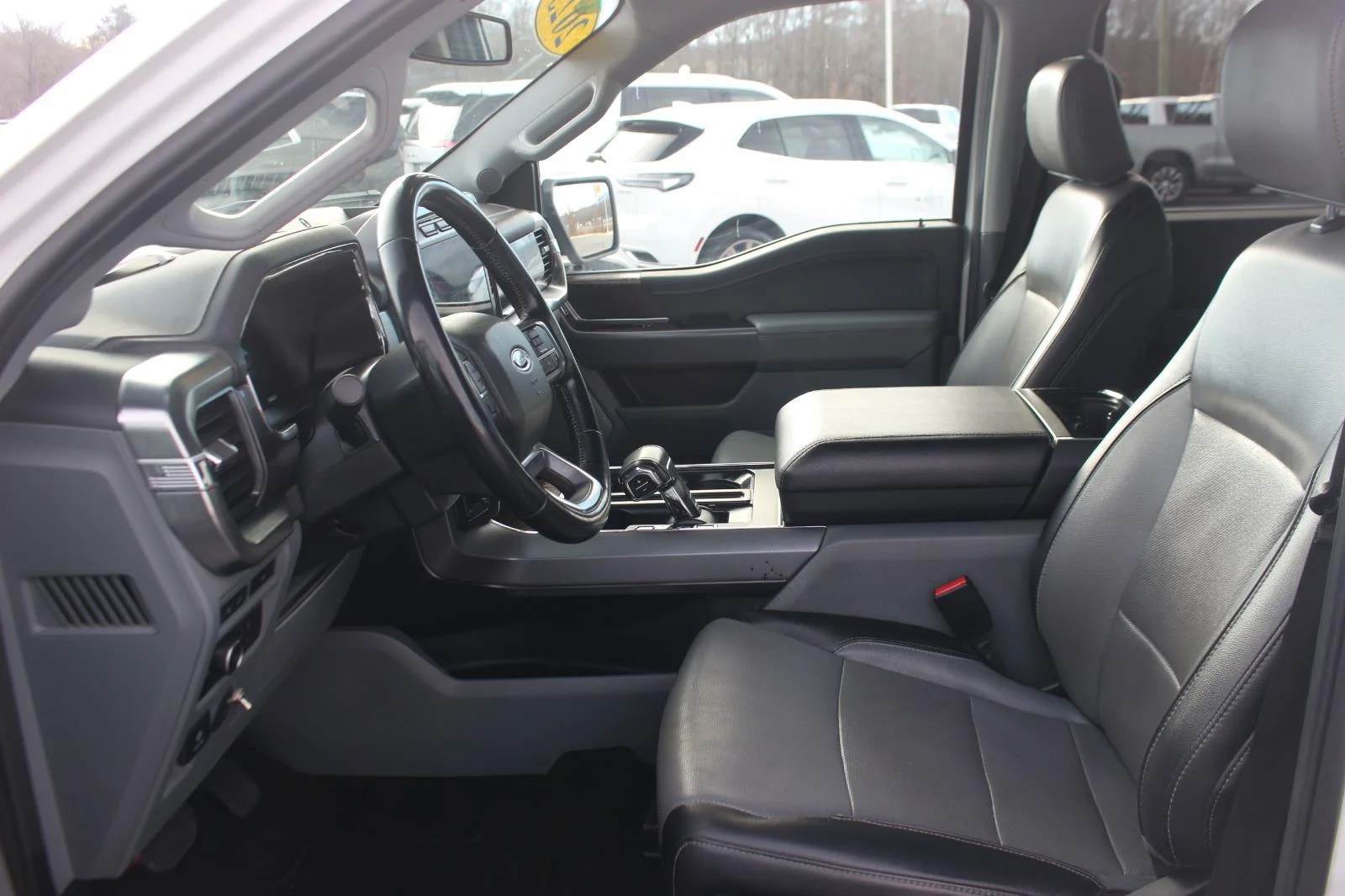 Used 2023 White Ford XL image 17