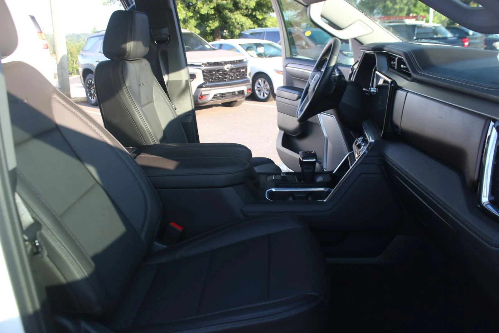 Used 2023 Summit White GMC Denali image 35