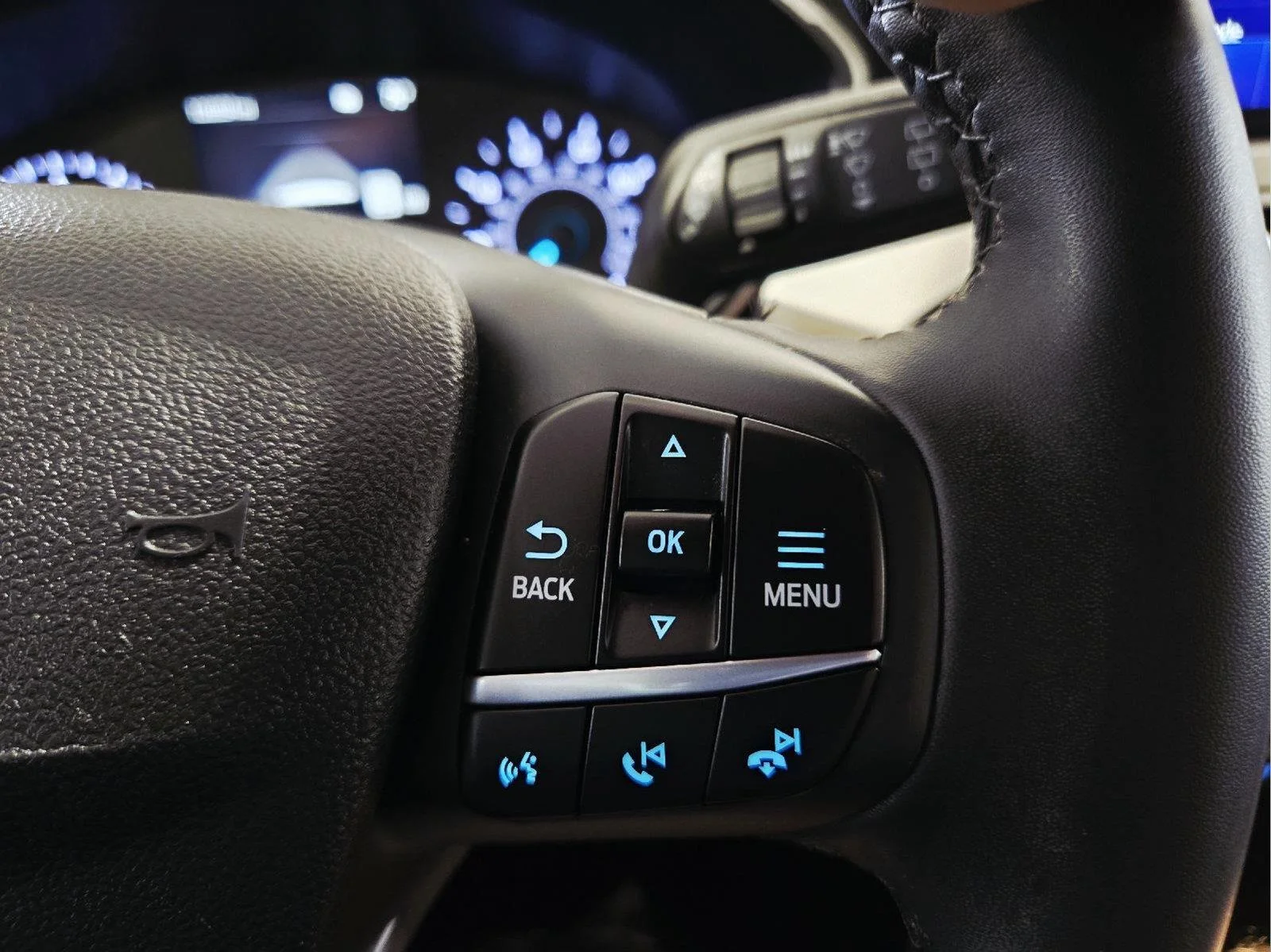 Used 2022 Stone Blue FORD SE image 18