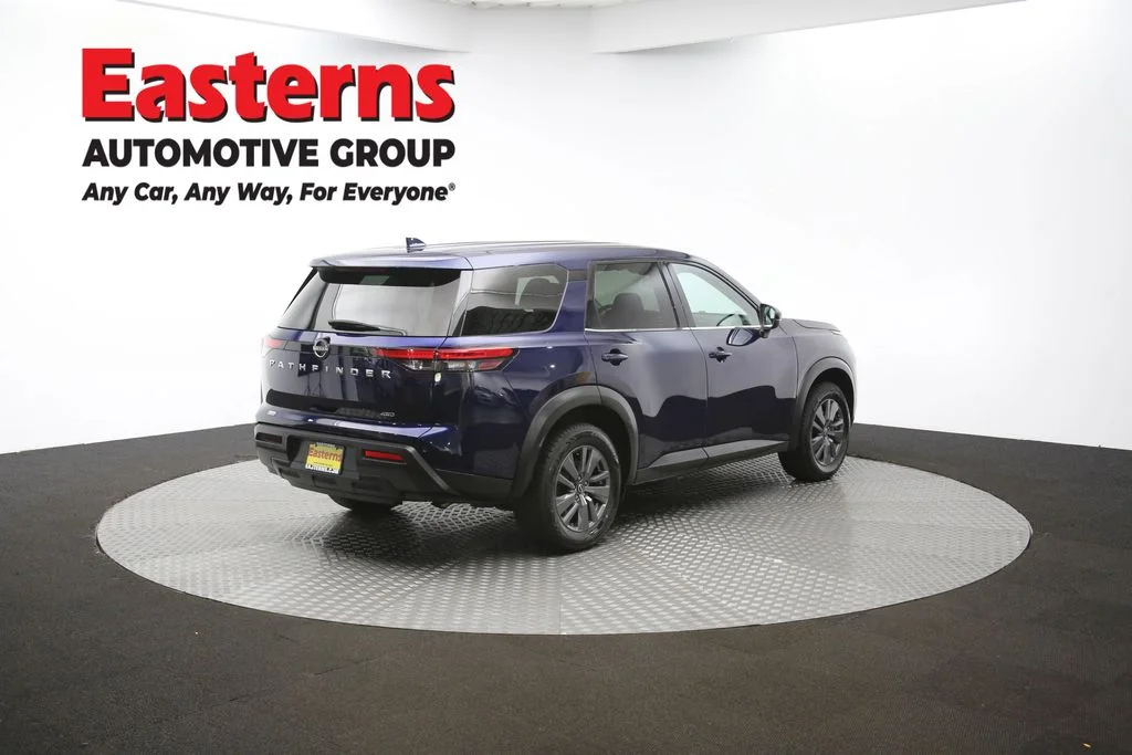 Used 2022 Blue Nissan S image 39