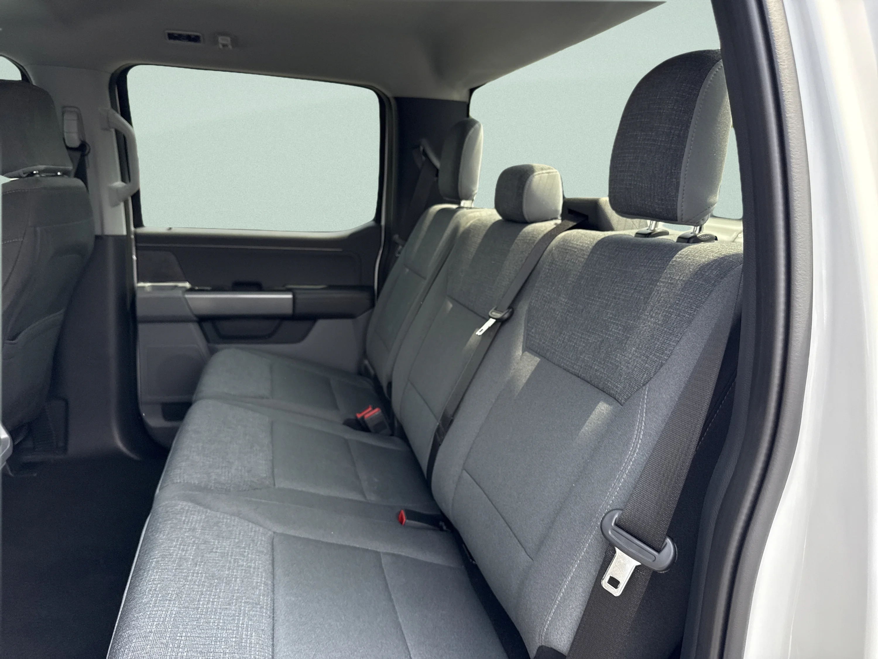Used 2024 Oxford White Ford XLT image 25