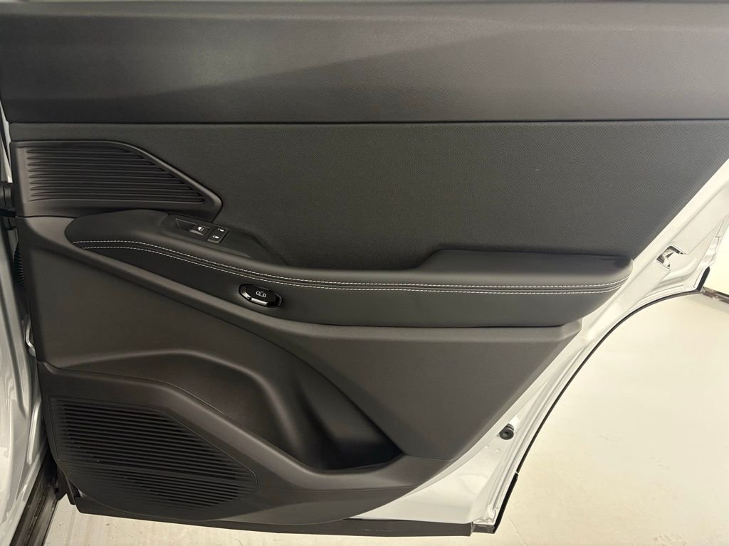 New 2026 Silver Zynith Clearcoat Jeep Laredo image 40