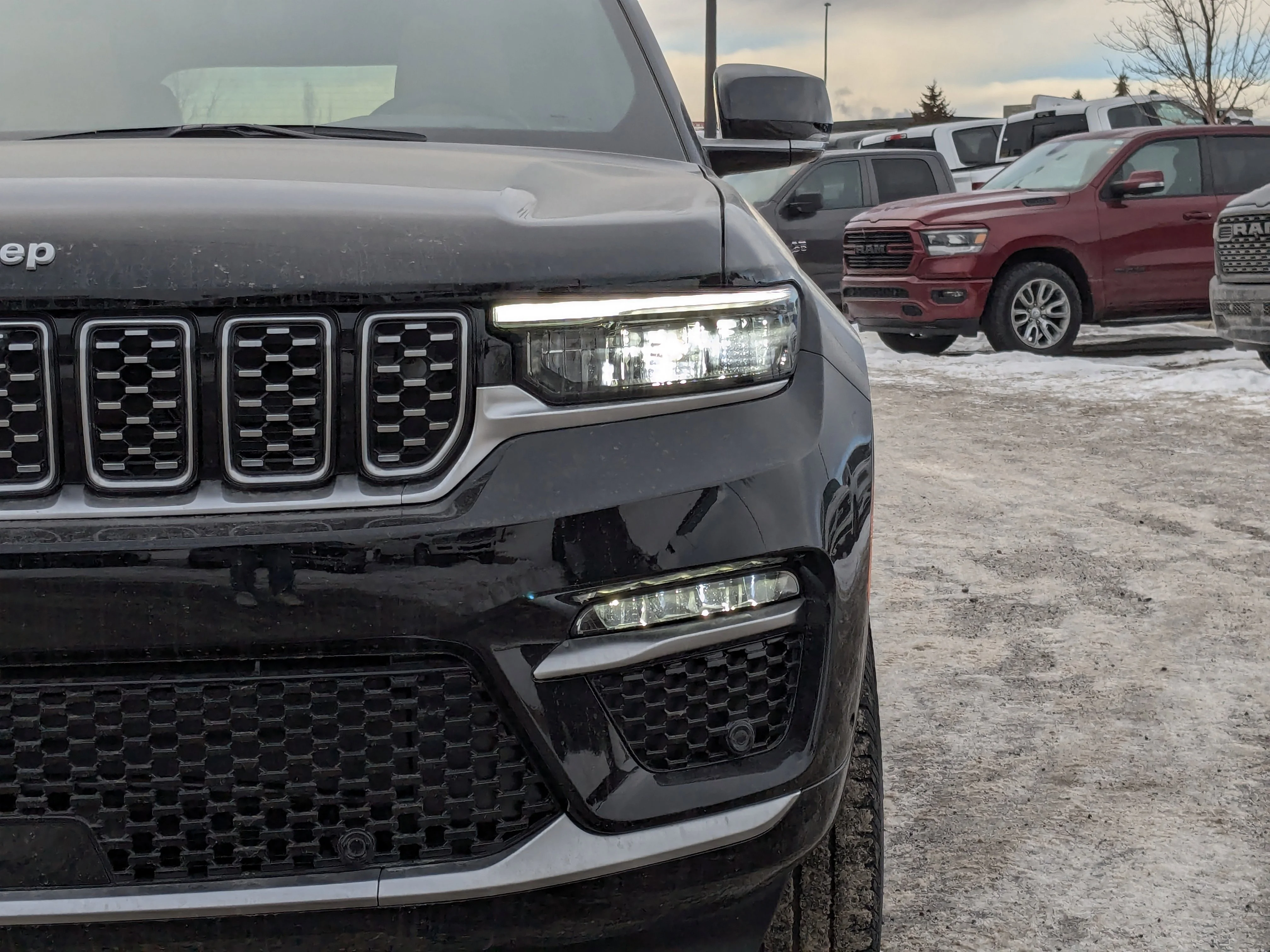 New 2025 Black Jeep Summit Reserve - - Panoramic Sunroof - Palermo Leather - McIntosh Audio - Night Vision & More! image 10