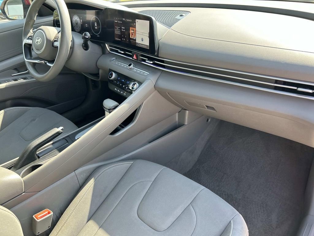 Used 2024 Ultimate Red Hyundai SEL image 19