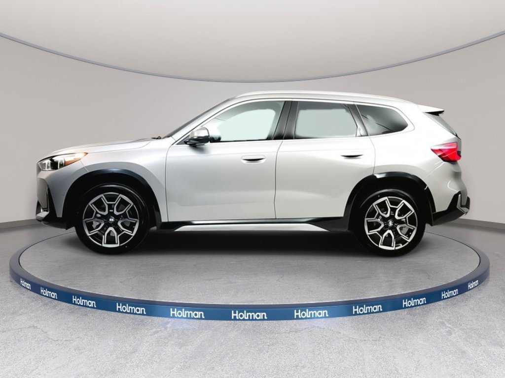 Used 2026 Space Silver Metallic BMW xDrive28i image 2