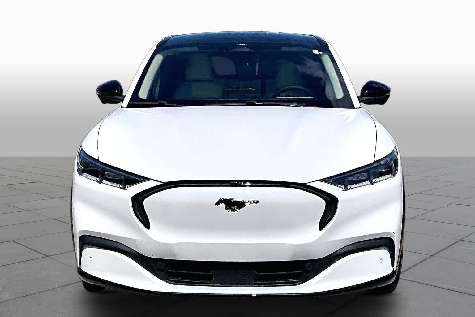 Used 2023 Star White Metallic Tri-Coat Ford Premium image 3