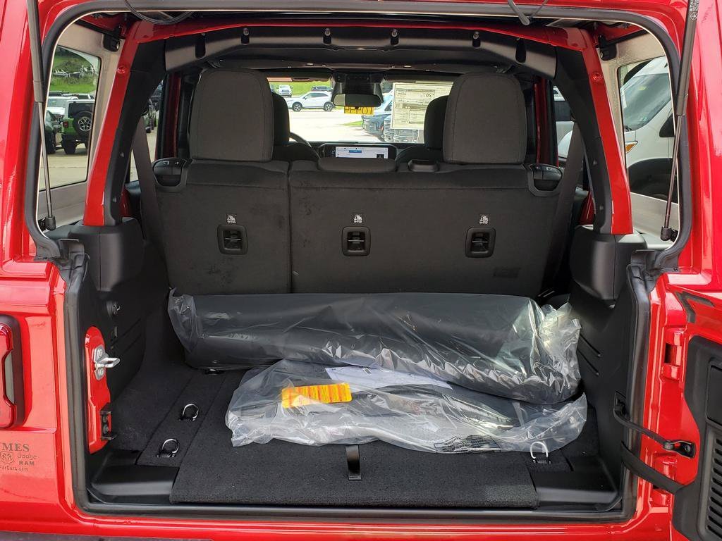 New 2026 Firecracker Red Clear-Coat Exterior Paint Jeep Sport S image 9