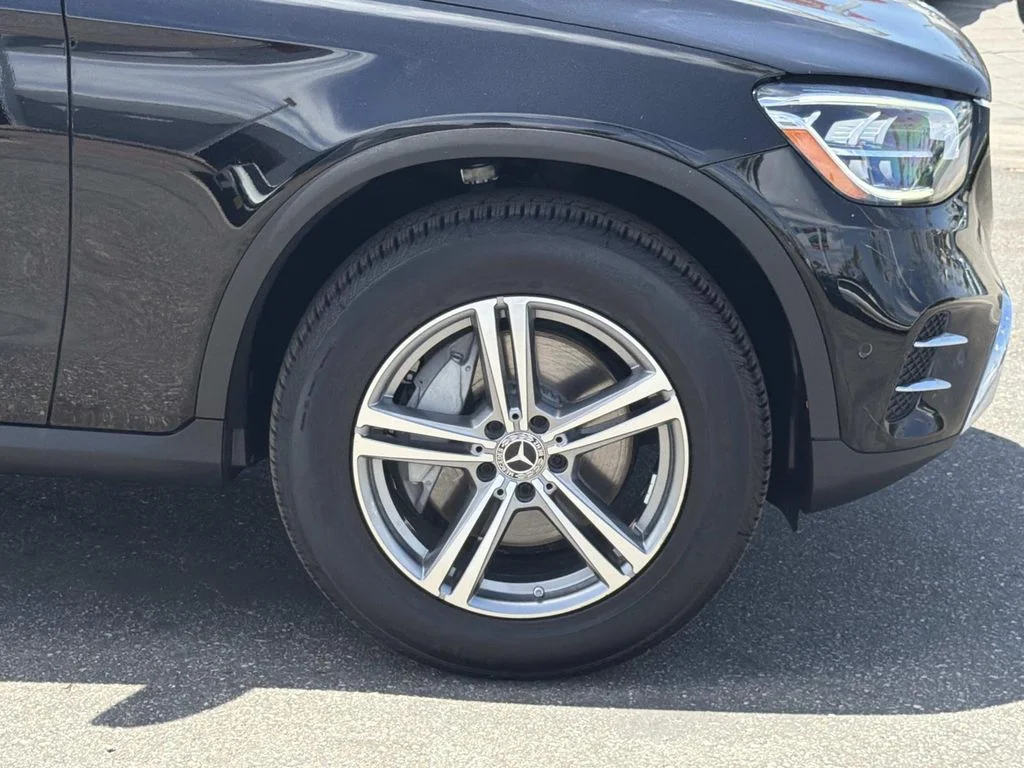 Used 2022 Black Mercedes-Benz 300 image 35