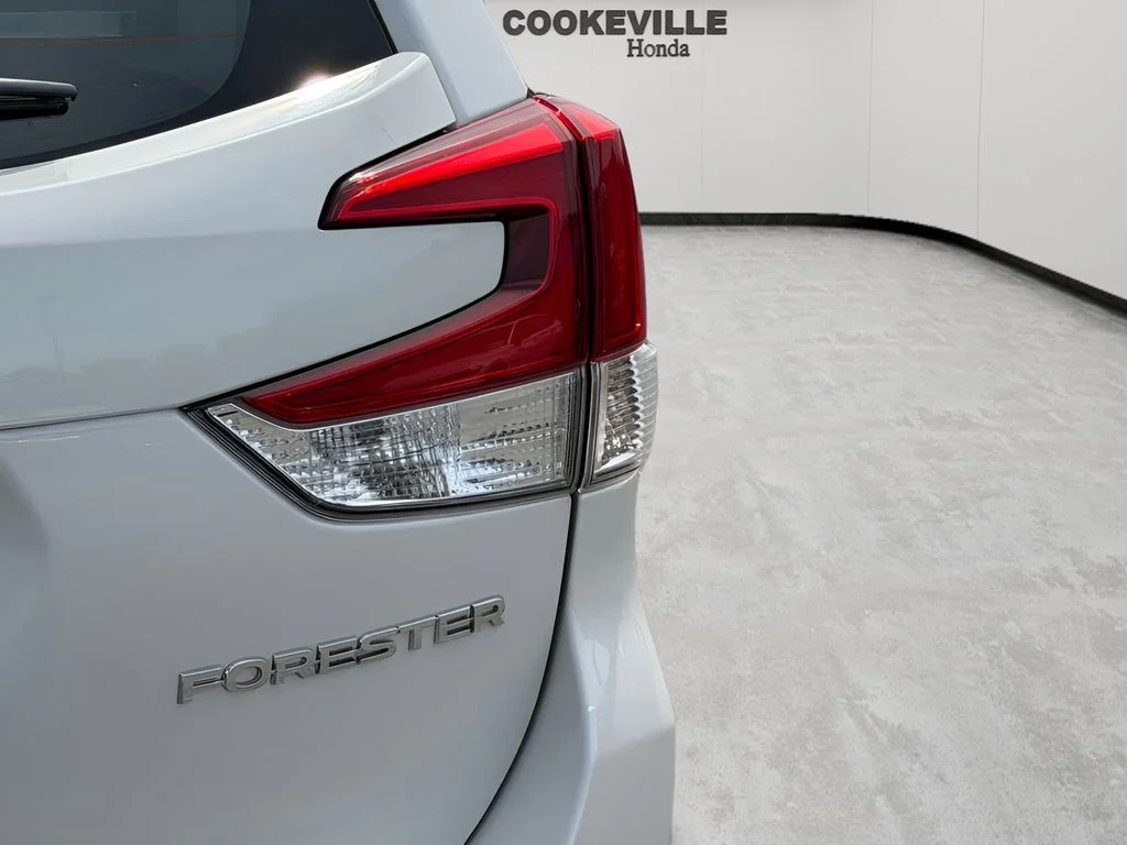 Used 2023 Crystal White Pearl Subaru Base image 7