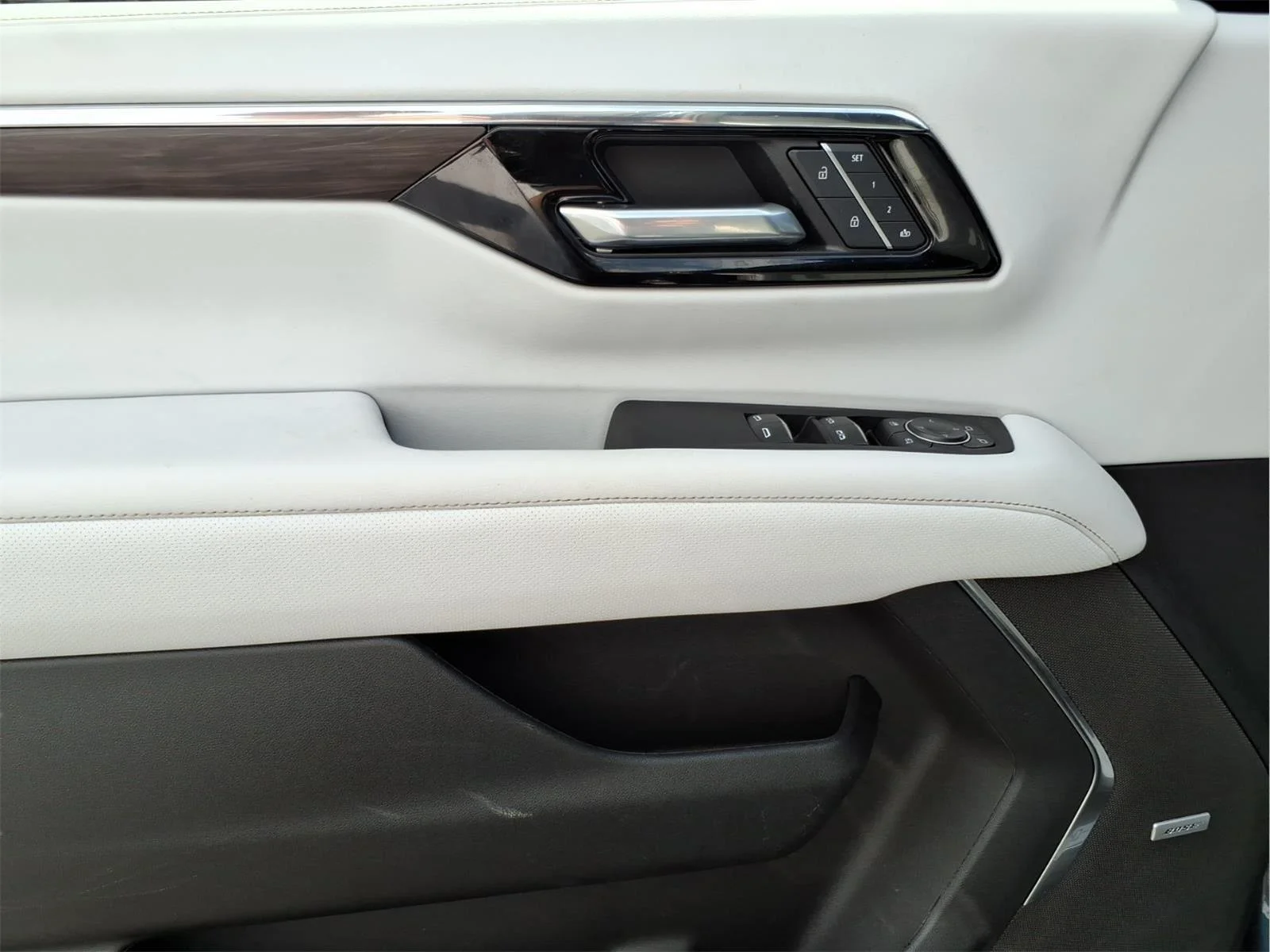 Used 2025 Lakeshore Blue Metallic Chevrolet Premier image 17