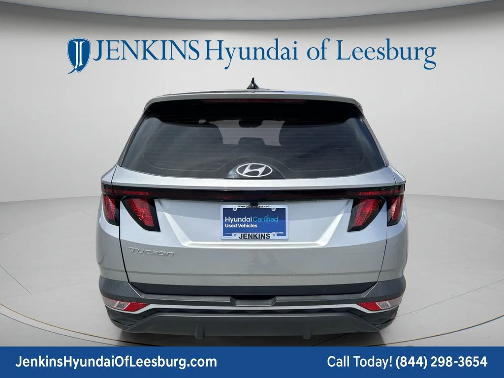 Used 2024 Silver Hyundai SE image 6